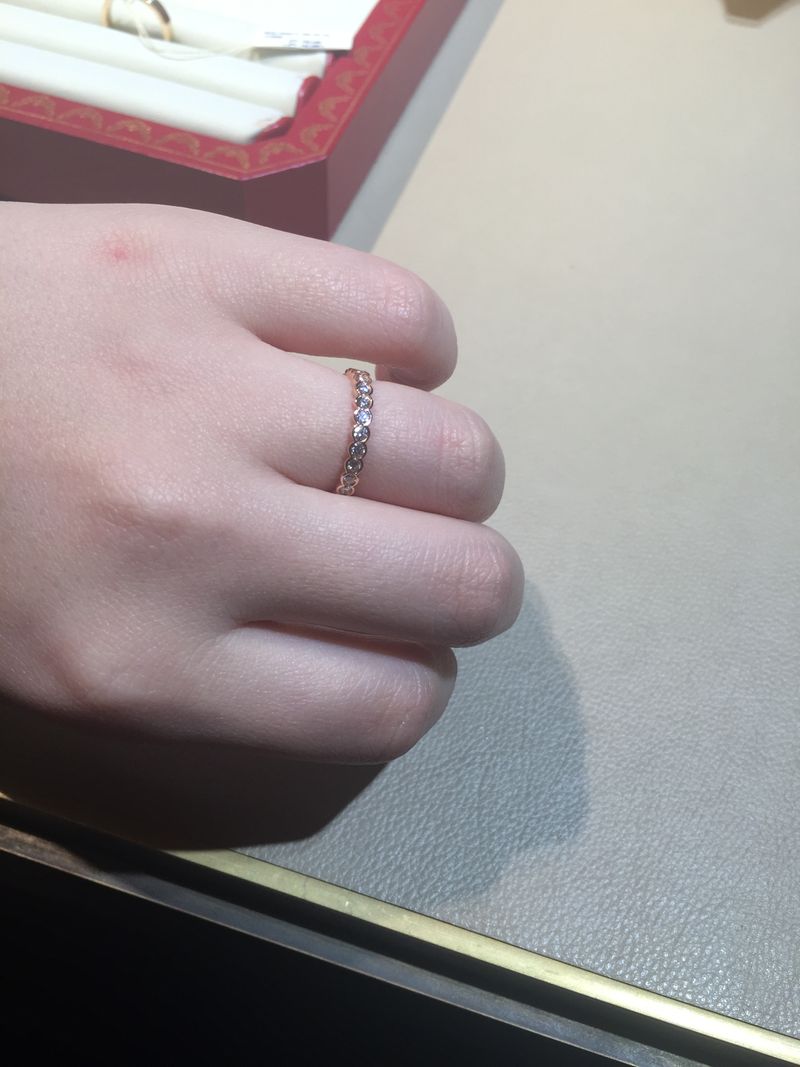 Cartier ダイヤモンドエタニティリング カルティエのフルエタニティリング、上品でなおかつ豪華な指輪だと