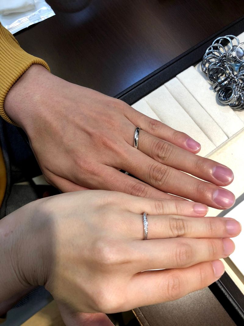 価格は男女ともに15万程度で、強度、汚れにくさ、老舗ブランドの格式が