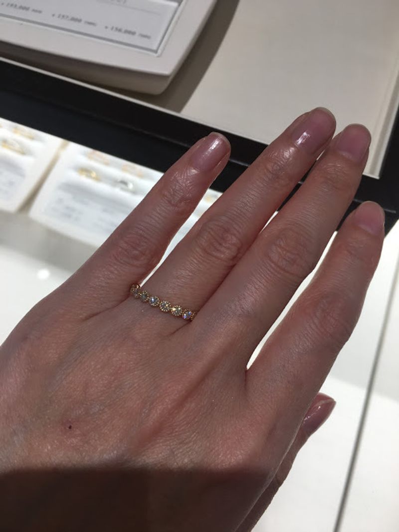 にわか NIWAKAの中にある、「Rose classic」というラインの（LUCIEという