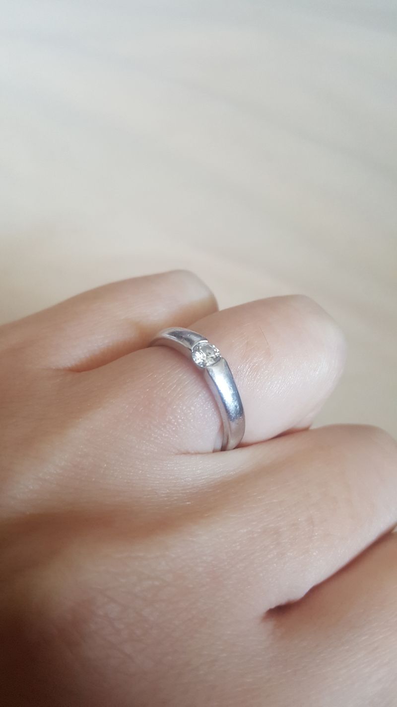 はじめは華奢な指輪かエタニティリングが欲しかったのですが、何十年も