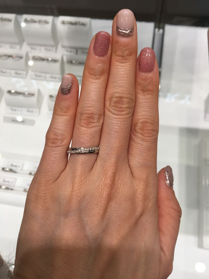 スタージュエリー　ハーフエタニティ　フラットバンド　リング　2点おまとめセット ハーフエタニティの指輪を試着しました。ダブルハグのレディースは3.2