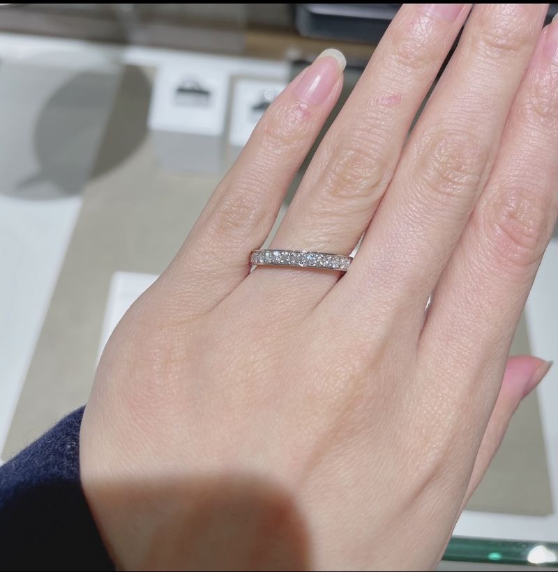 とてもボリュームのあるエタニティリングです。 このリングは