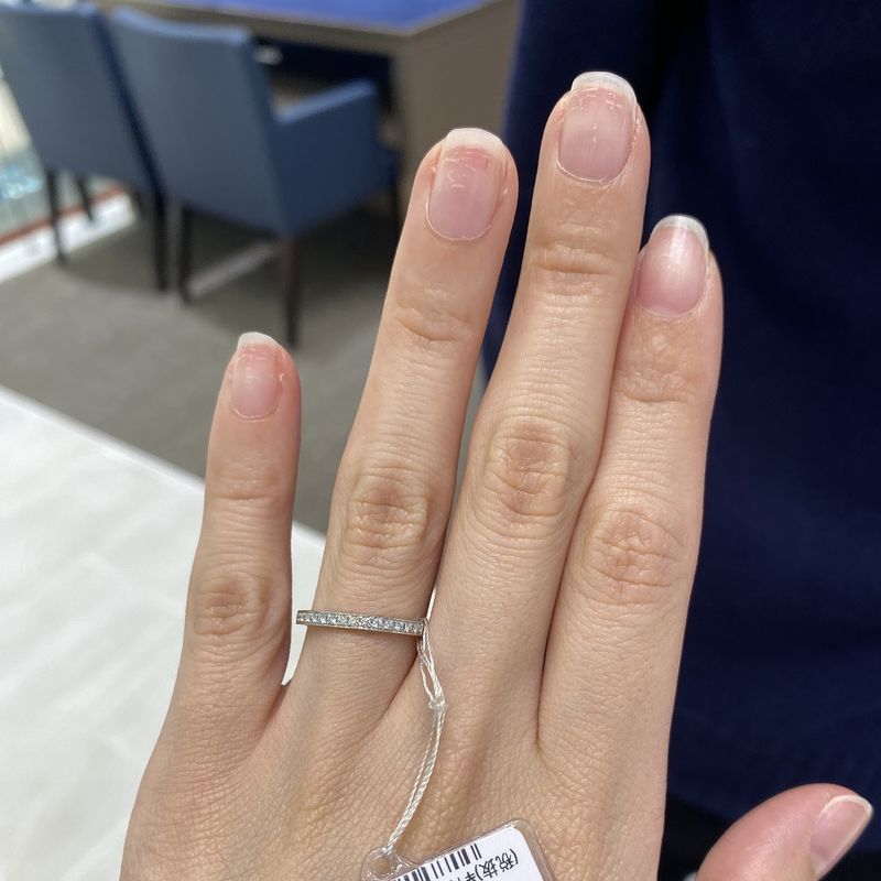 ハーフエタニティです！輝きが綺麗です！TASAKIでは、サクラゴールド