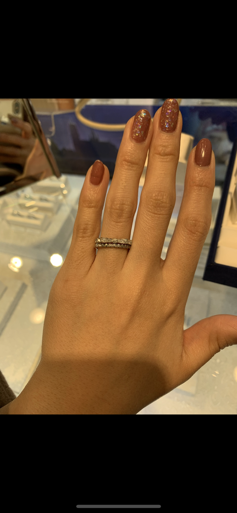 とっても可愛いくて、リボン型に一目惚れしました！横から見てもリボン