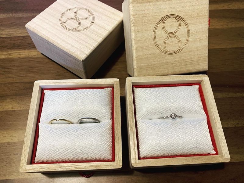 結婚指輪を「絹」、婚約指輪を「七宝」で選びました 「絹」のあまり見