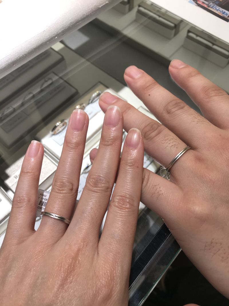 2つで15万円以内、素材はプラチナ950、強度もあり 傷も付きにくい 男性