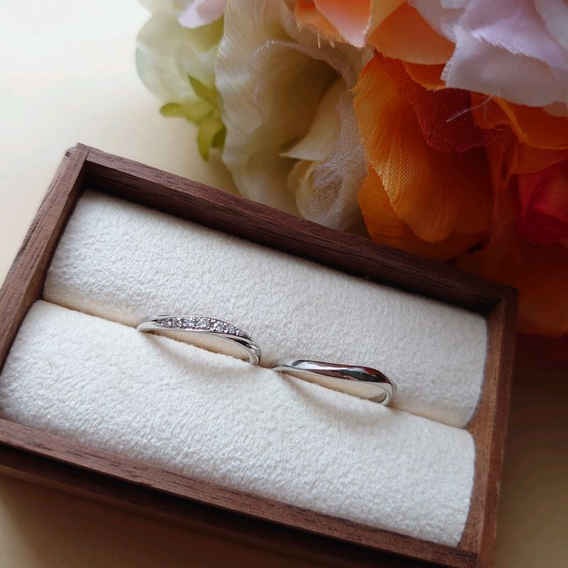 オフィスワークをしながらでもつけられるような、シンプルかつダイヤの