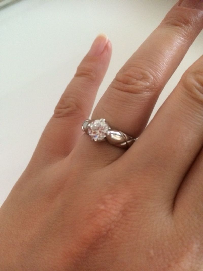 ダイヤモンドのカットの美しさと輝き。シンプルなデザインながら