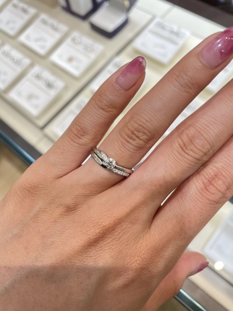 セットリングを探しており、木洩日、せせらぎというセットリングを試着