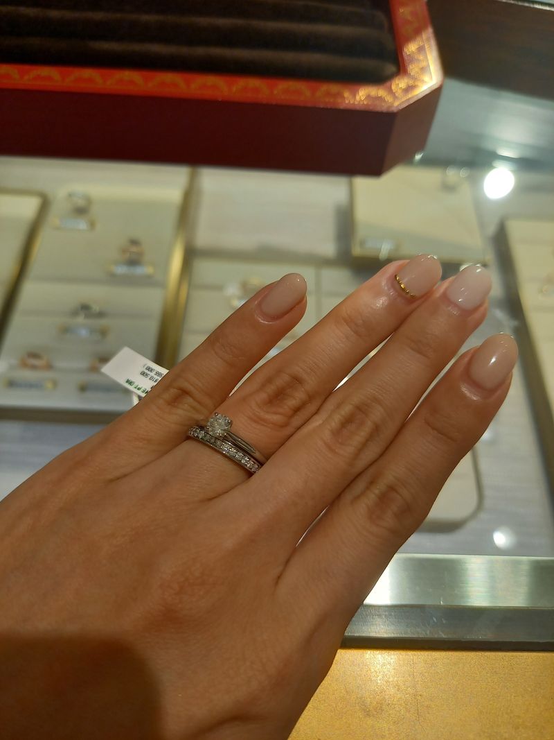 カルティエの1895とバレリーナは鉄板だと思い試着。1895のみの試着です