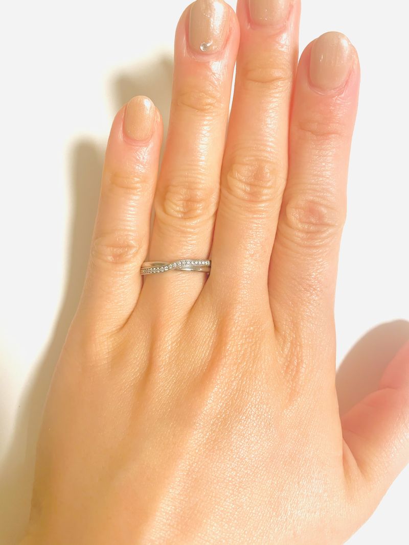 婚約指輪をハリーウィンストンで頂いて、結婚指輪は同じブランドが