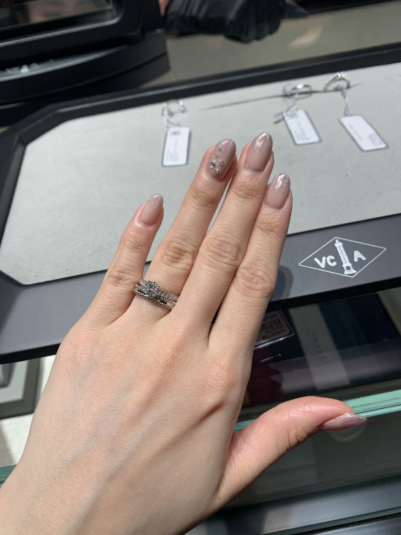 Van Cleef & Arpels エステル リング 結婚指輪のエステルはヴァンクリーフにしか無いデザインで