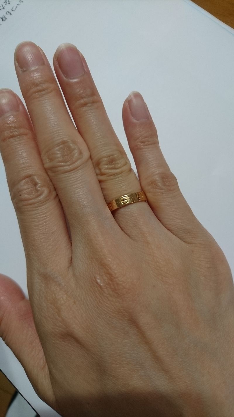 私の誕生日にプレゼントしてもらいました。 LOVEリングにはもう一つ