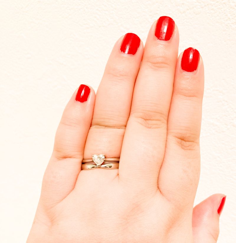 最初は普通のティファニーセッティングが欲しかったのですが