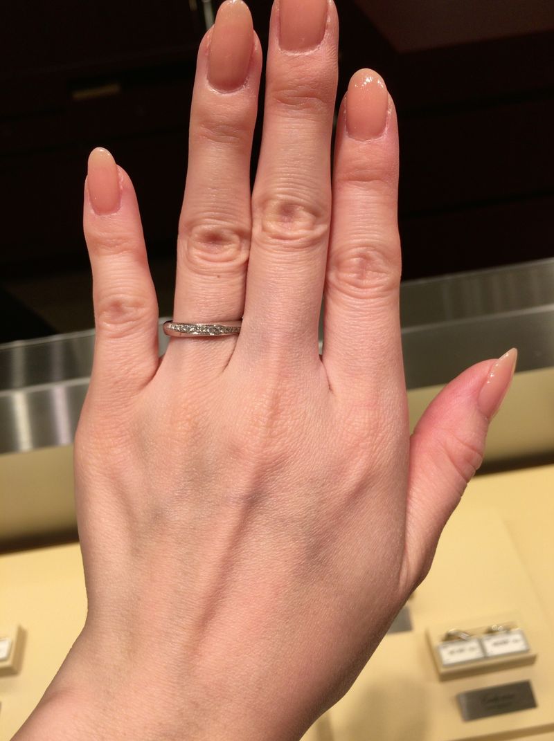 ダイヤモンドでキラキラした指輪希望でしたが結婚指輪なので