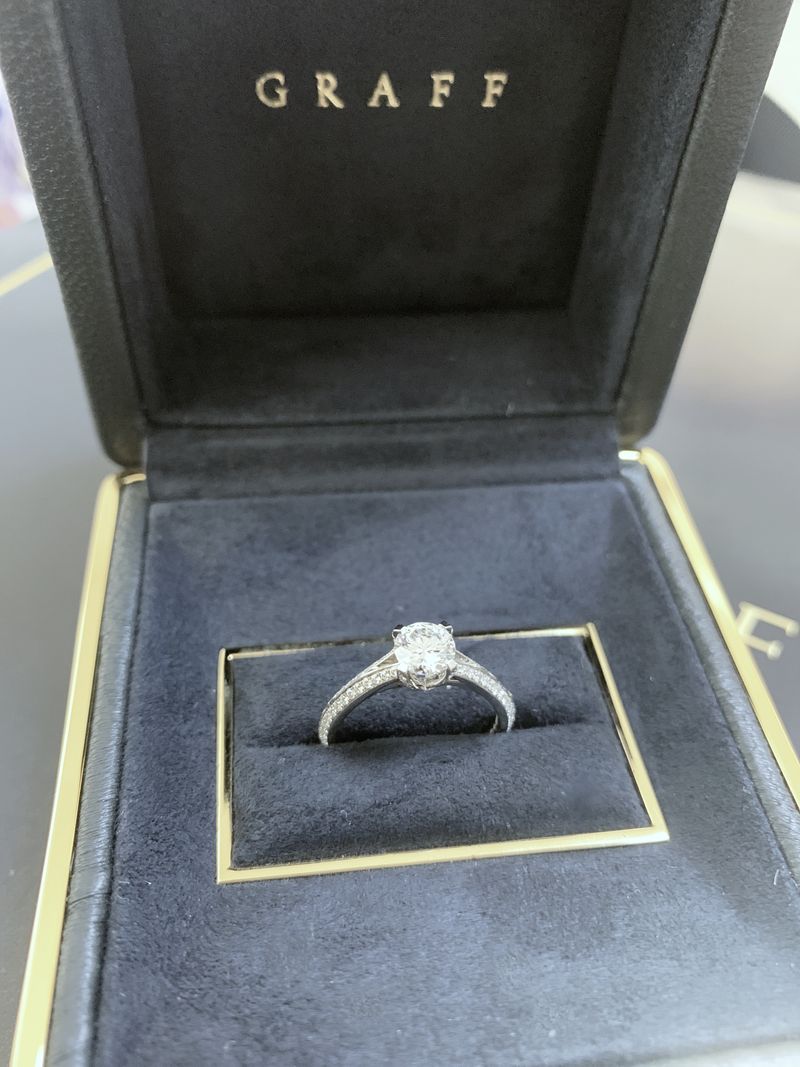 1人でGRAFFさんを訪れた際レガシーを見て一目惚れ♡帰宅し「ダイヤの輝きが…グラフ(GRAFF)の婚約指輪の口コミ・評判 |  Ringraph(リングラフ)