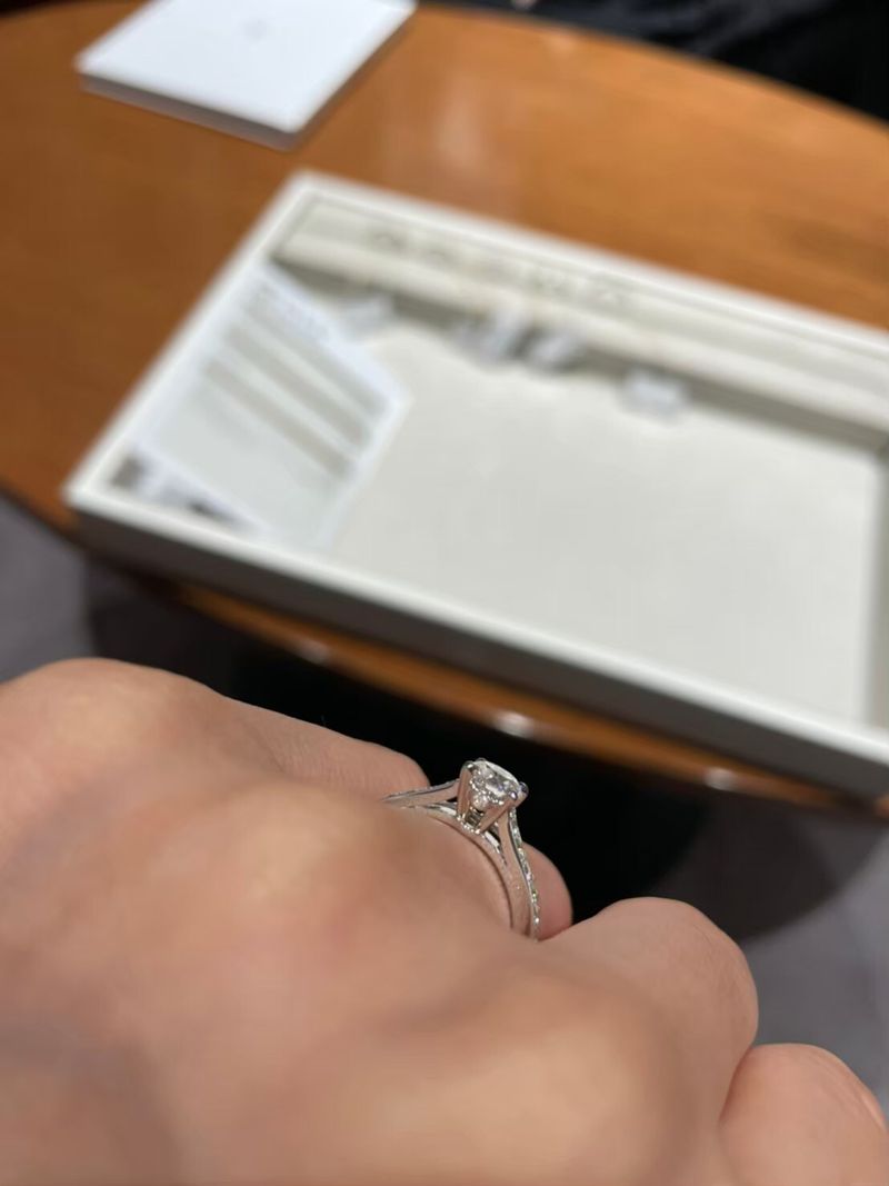 beloved ビーラブド ソリテール リング パヴェ トップの石の大きさが