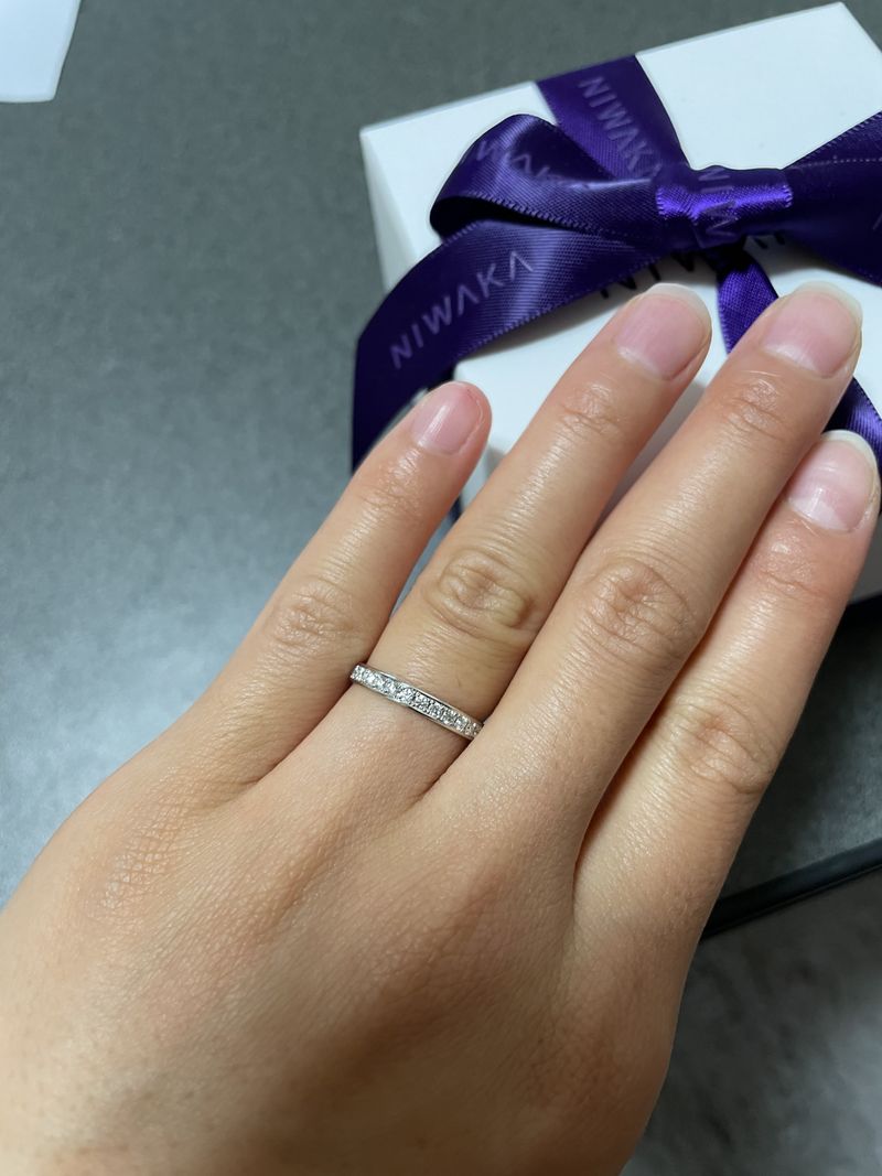 ハーフエタニティを探していたところ俄の指輪が一番シンプルで理想の