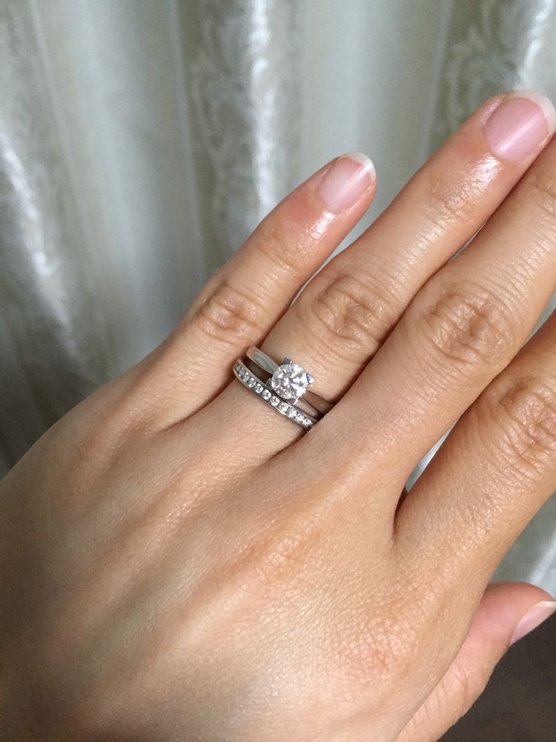 結婚指輪にはエタニティリングが欲しいと思っていました。 ダイヤの