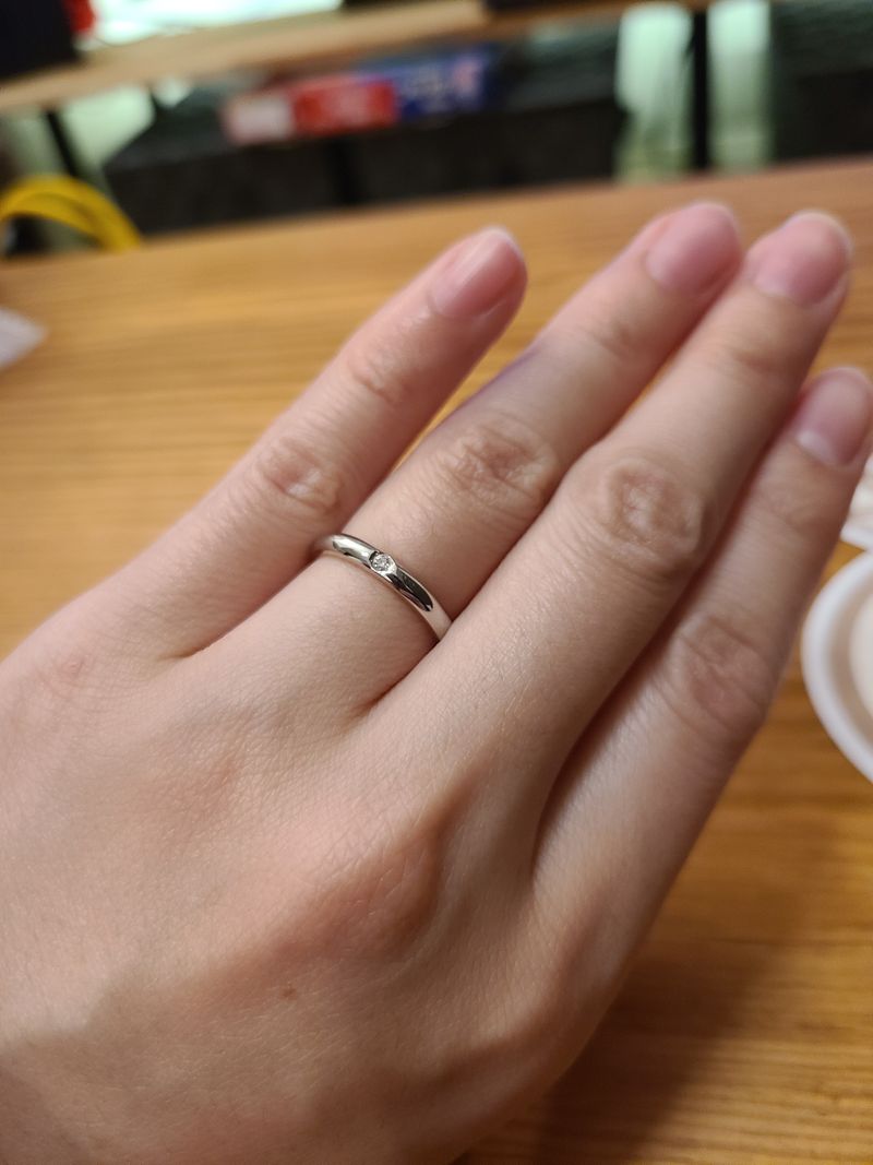 シンプルなデザインを探しておりました。色々な店舗を見て回りましたが