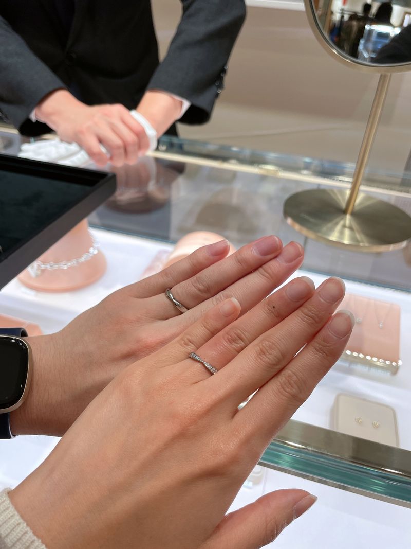 彼:ハーモニープラチナ3mm】 彼は10号 色白で細い指なので、ハーモニ