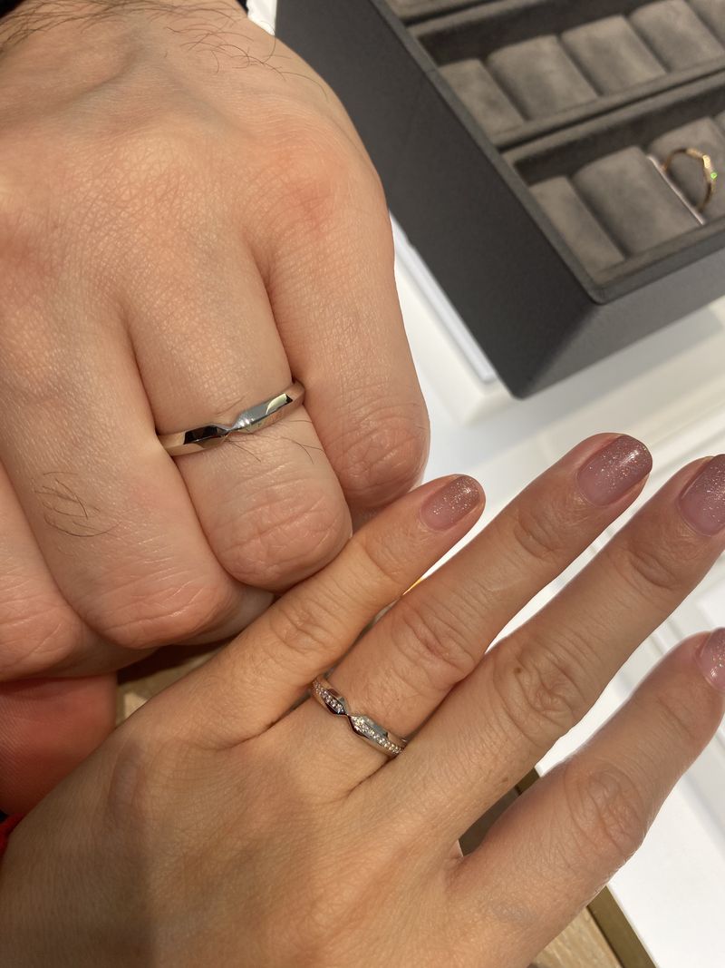 私が試着させていただいたダイヤモンド ネスティング ナロー バンド