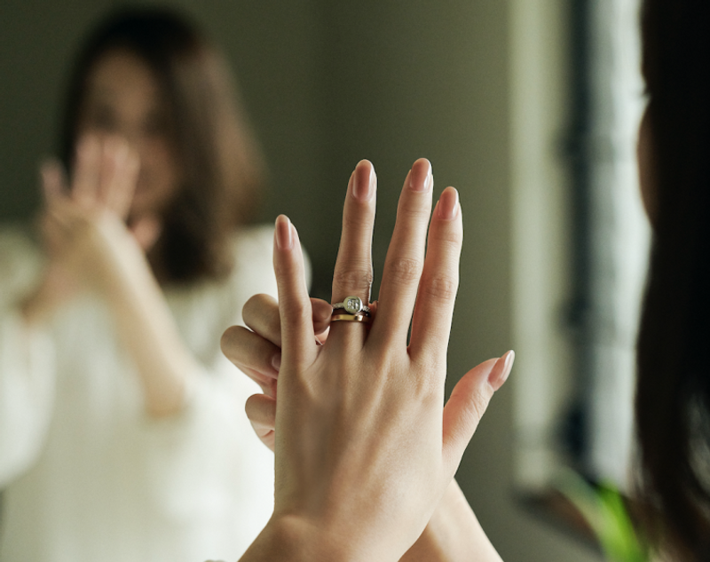 婚約指輪との重ね着けけの相性も抜群