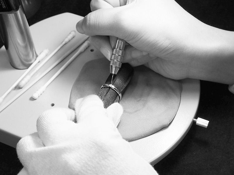 「だいぶ昔に購入した指輪、もう直せない？」そんな時もご安心ください