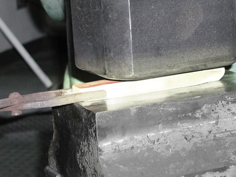 強く美しい鍛造製法