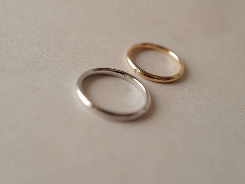 0.1mm以下の小さな「メレダイヤモンド」にこだわる結婚指輪