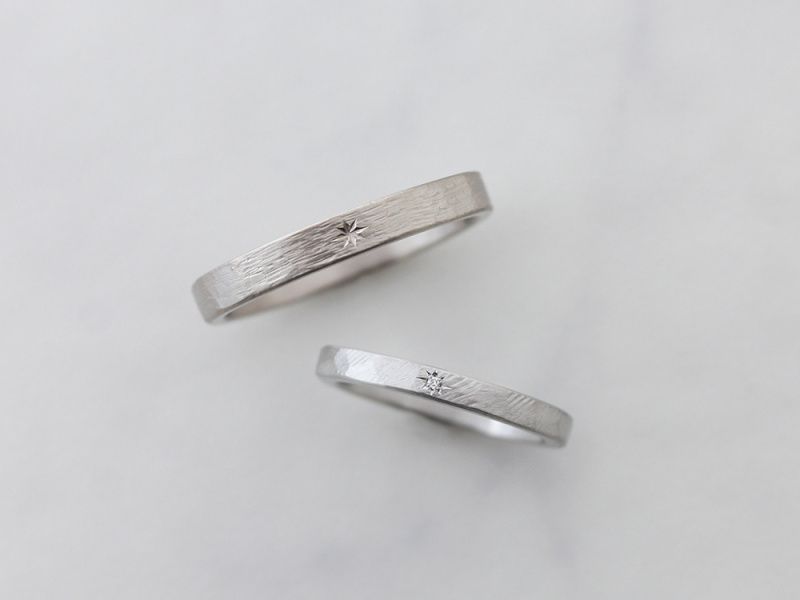 原型のやすり跡をデザインとして活かした結婚指輪