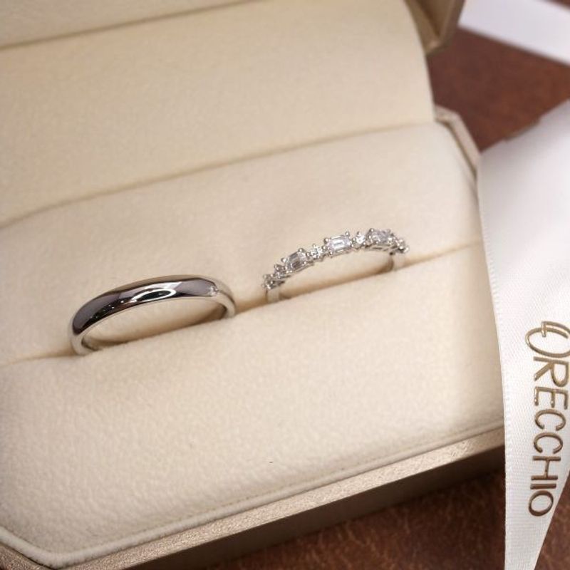 pipi～ピピ＞エメラルドカットダイヤとラウンドカットダイヤが交互に