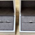 【Flowaves(フロウェーブス)の口コミ】 シンプルなデザインのセットリングです。婚約指輪はウェーブ、結婚指輪はV…