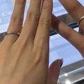 【STAR JEWELRY(スタージュエリー)の口コミ】 ウェーブかかったデザインでかつ、ダイヤの埋め込まれている結婚指輪を探…