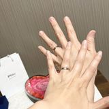 【Ptau(ピトー)の口コミ】 デザインは可愛い感じですが男性でも付けやすいですよ
付けた感じは違和感…