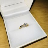 【ELFIN(エルフィン)の口コミ】 デザインはシンプルですが金にしたことで存在感がありとても大満足です。…