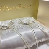 【PILOT BRIDAL(パイロットブライダル)の口コミ】 他では見かけない三重のダイヤのラインが本当に綺麗です。ダイヤがたくさ…