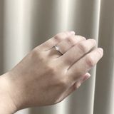 【VIVAGE(ヴィヴァージュ)の口コミ】 リングは付け心地が良く、しばらくつけていると指に馴染む感覚になります…