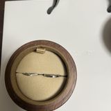 【COLANY(コラニー)の口コミ】 コラニーさんのハーモニーという指輪です。シンプルなデザインながら、磨…