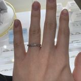 【canal4℃(カナルヨンドシー)の口コミ】 シンプルながら斜めのストーンデザインが気に入ってます。男女ペアでコン…