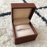 【BAUM(バーム)の口コミ】 普段つけているアクセサリーがゴールドが多いので、それに合うようにゴー…