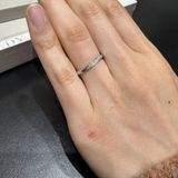 【モニッケンダム(MONNICKENDAM)の口コミ】 ウェーブしているリングで、その形が指を長く綺麗に見せてくれるというこ…