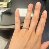 【ヴァン クリーフ＆アーペル(Van Cleef & Arpels)の口コミ】 デザインに惚れ込み、試着しました。シルバーで、均一に小さなボールが指…