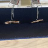 【Galopine & Galopin(ガロピーネガロパン)の口コミ】 シンプルで柔らかなS字のラインが優しい印象を与えてくれて、指をキレイに…