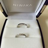 【俄(にわか)の口コミ】 デザインがお花で、他と被らないところです。男性も内側に切れ込みが入っ…