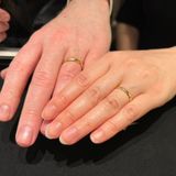 【ティファニー(Tiffany & Co.)の口コミ】 デザインは二人とも全く同じですが、手の大きさや太さが違うため、それぞ…