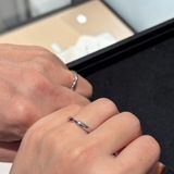 【ティファニー(Tiffany & Co.)の口コミ】 ハーモニーは中央だけが細くなるデザインで、指がきれいに見える印象を受…