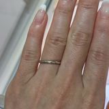 【ティファニー(Tiffany & Co.)の口コミ】 シンプルで飽きのこないデザインを探していました。ひと粒のダイヤモンド…