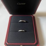 【カルティエ(Cartier)の口コミ】 無駄を削ぎ落とした完成度の高いデザインが魅力だと感じました。新婦の一…