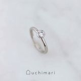 【uchimari(ウチマリ)】覆輪デザインの婚約指輪